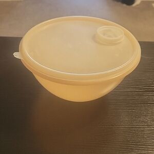 Tupperware bowl